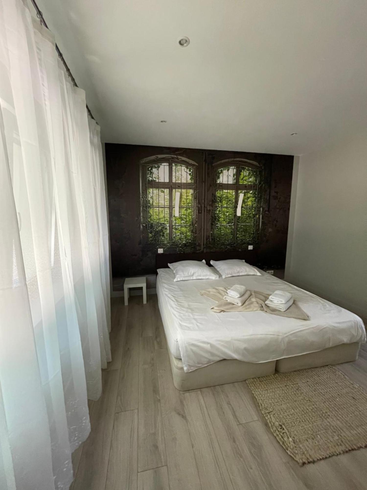 Apartment 1 Confort&Modern Arad Exterior foto